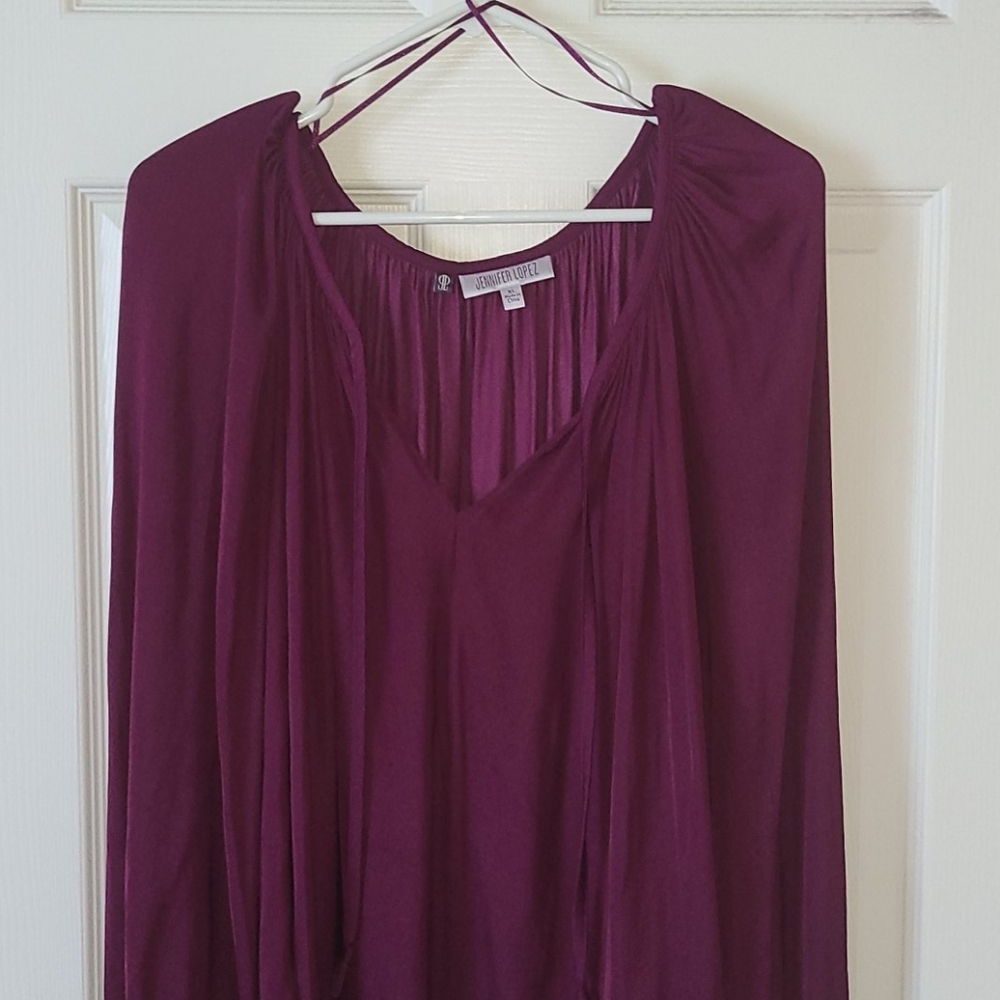 Jennifer Lopez Peasant style blouse